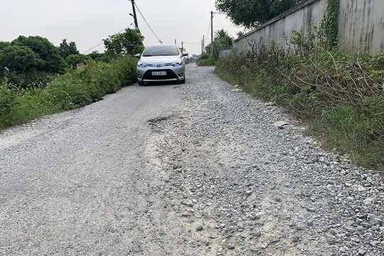 Thụt "ổ gà" làm hỏng xe, ảnh hưởng sức khỏe đòi bồi thường với ai?